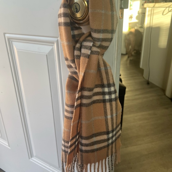 Burberry Tan and Black Checkered Scarf - Picture 4 of 7